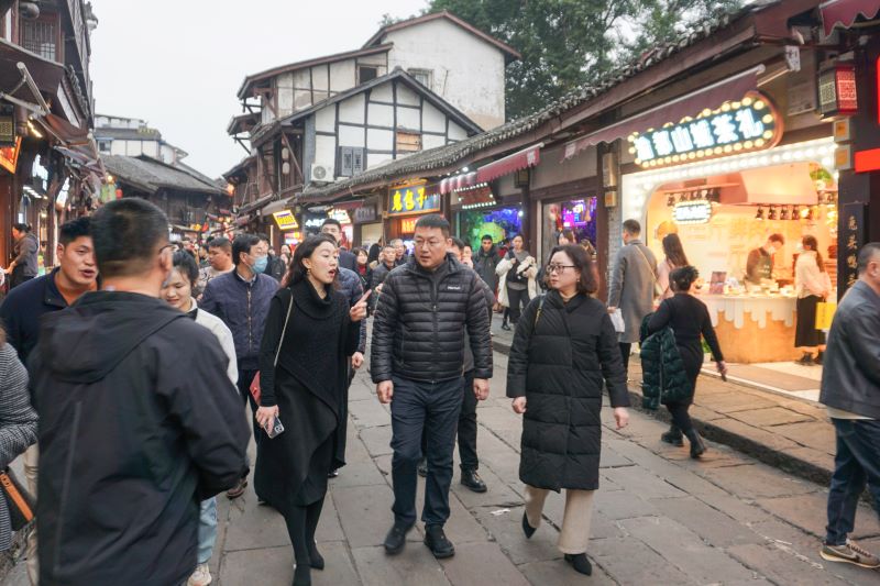 �����ּ����쵼һ�е��������