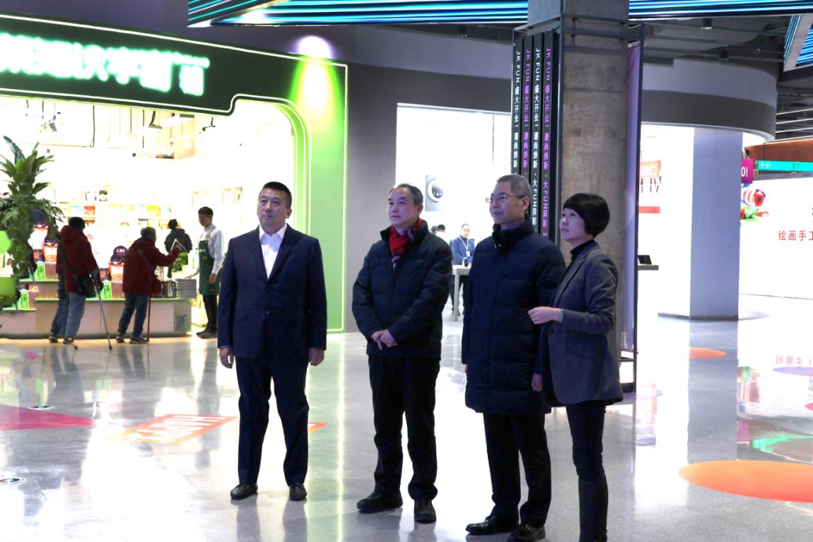 �������쵼һ�е���JK FUN�̳���Ŀ