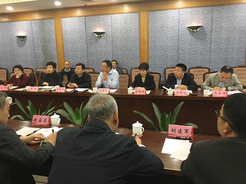 �����ּ����쵼һ�и���ũ���ſ���