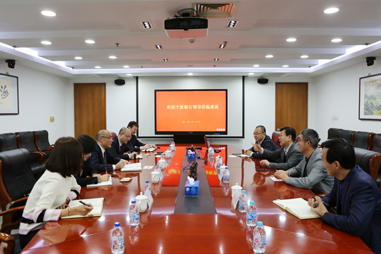 �������������쵼һ�е������ּ��ŵ��н���