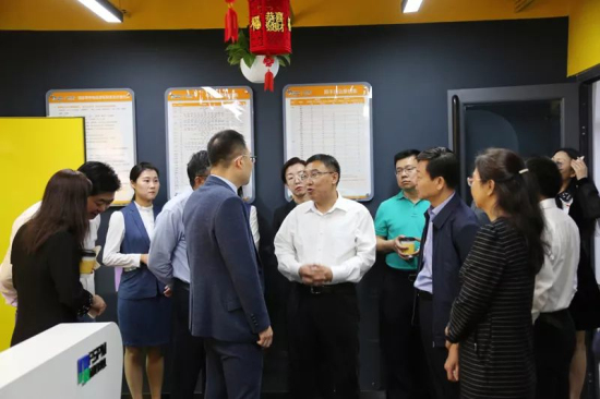 ���е��������շ�IZEEPOST