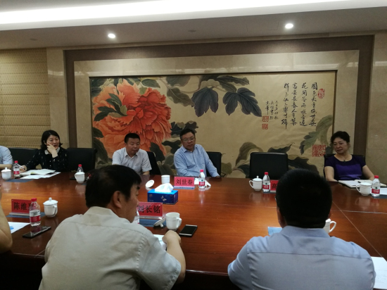 �����쵼������������ѧУ�Ӳ�